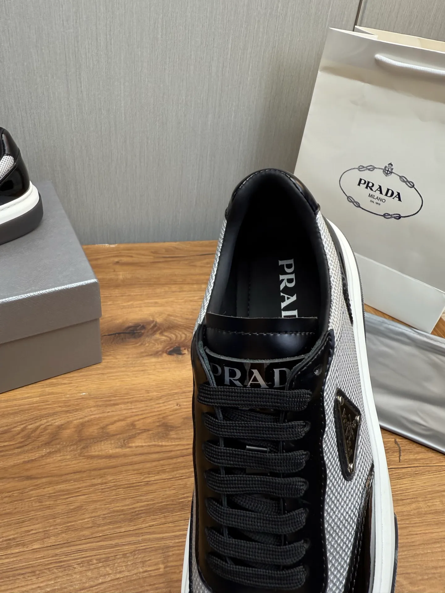 Men's shoes 💰600💰 [PRADA] Popular men's shoes shipped 👏Official website synchronized ⬆️Original cowhide fabric + cowhide lining, 1⃣️:1⃣️reproduction, original sole, 38-45 (45. Customized, non-refundable)
